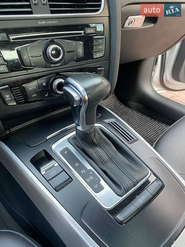 Седан Audi A4 2013 в Киеве