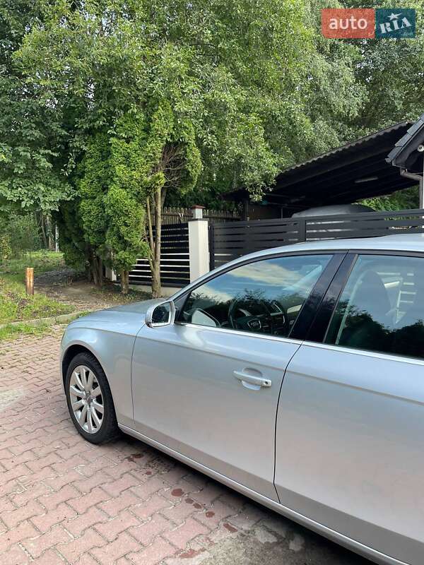 Седан Audi A4 2013 в Киеве