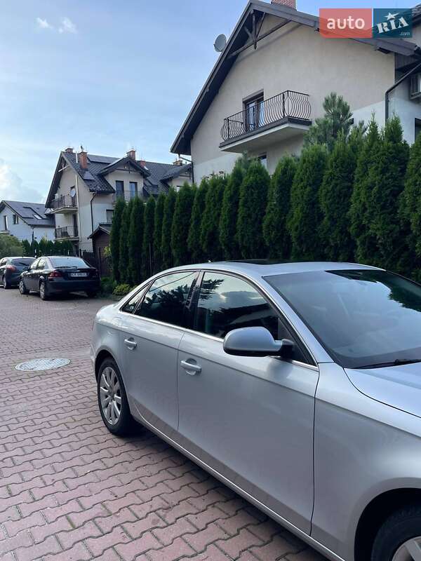 Седан Audi A4 2013 в Киеве