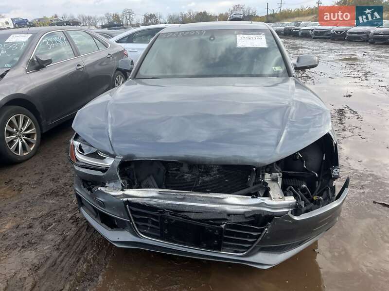 Седан Audi A4 2015 в Львове
