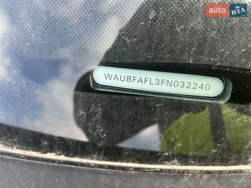Седан Audi A4 2015 в Львове