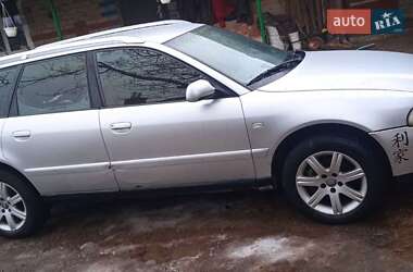 Універсал Audi A4 1996 в Млиніві