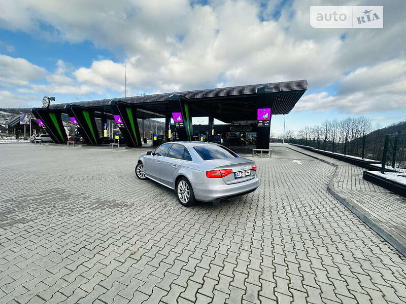 Седан Audi A4 2015 в Яремче