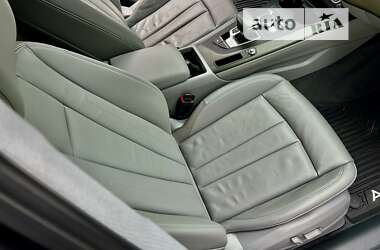 Седан Audi A4 2018 в 