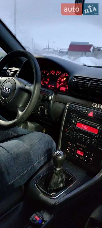 Универсал Audi A4 1999 в Раздельной