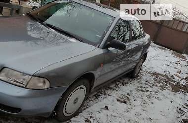 Седан Audi A4 1995 в Летичіві