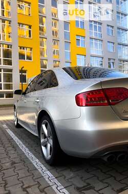 Седан Audi A4 2012 в Обухове