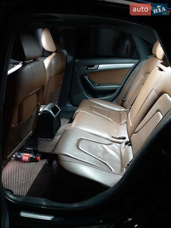 Седан Audi A4 2013 в Первомайську