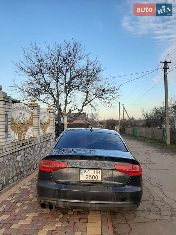 Седан Audi A4 2013 в Первомайську