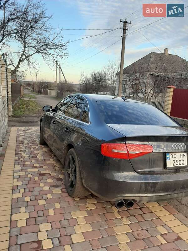 Седан Audi A4 2013 в Первомайську