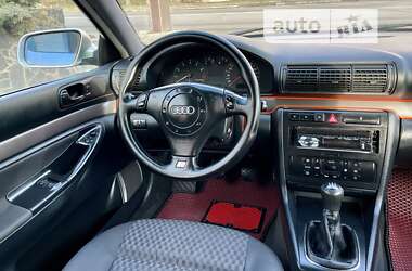 Седан Audi A4 1999 в 