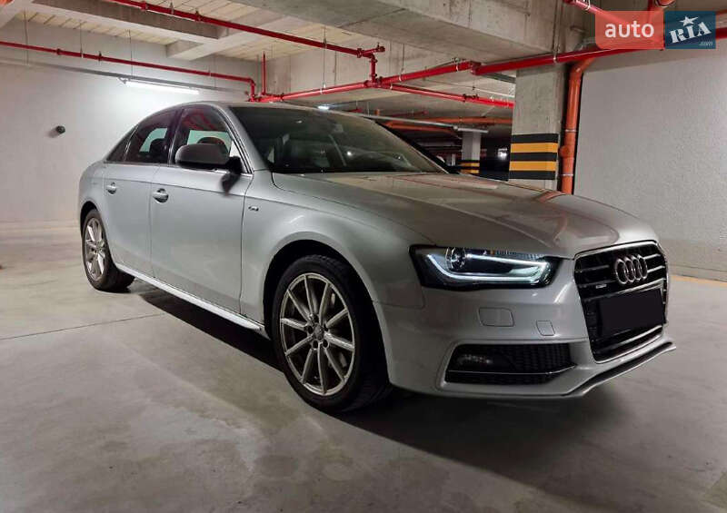 Седан Audi A4 2014 в Золочеве