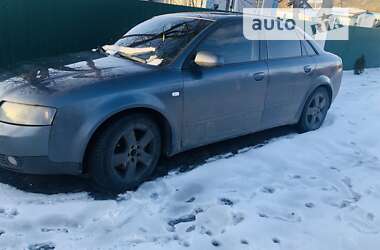 Седан Audi A4 2001 в Карловке