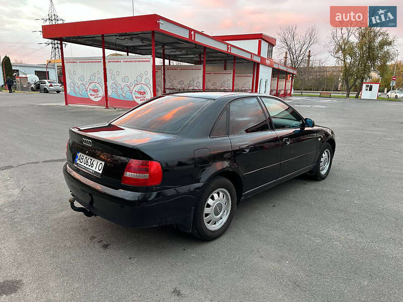 Седан Audi A4 2000 в Виннице