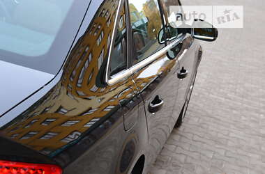 Седан Audi A4 2013 в Луцке