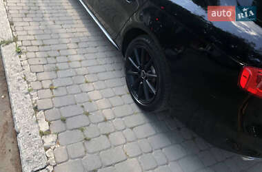 Седан Audi A4 2015 в Черновцах