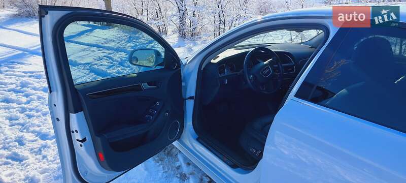Седан Audi A4 2013 в Южноукраинске