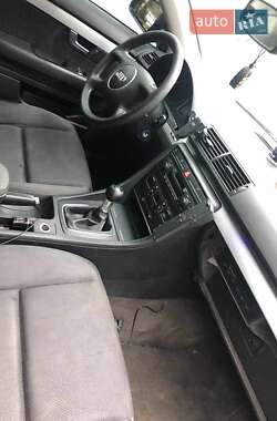 Седан Audi A4 2001 в 