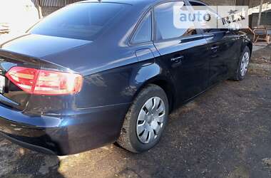 Седан Audi A4 2010 в Львове