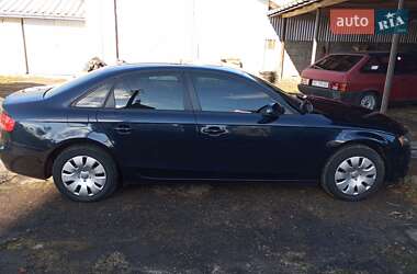 Седан Audi A4 2010 в Львове