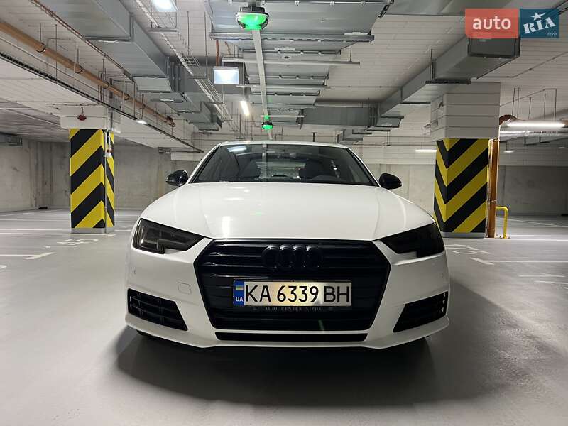 Седан Audi A4 2016 в Киеве