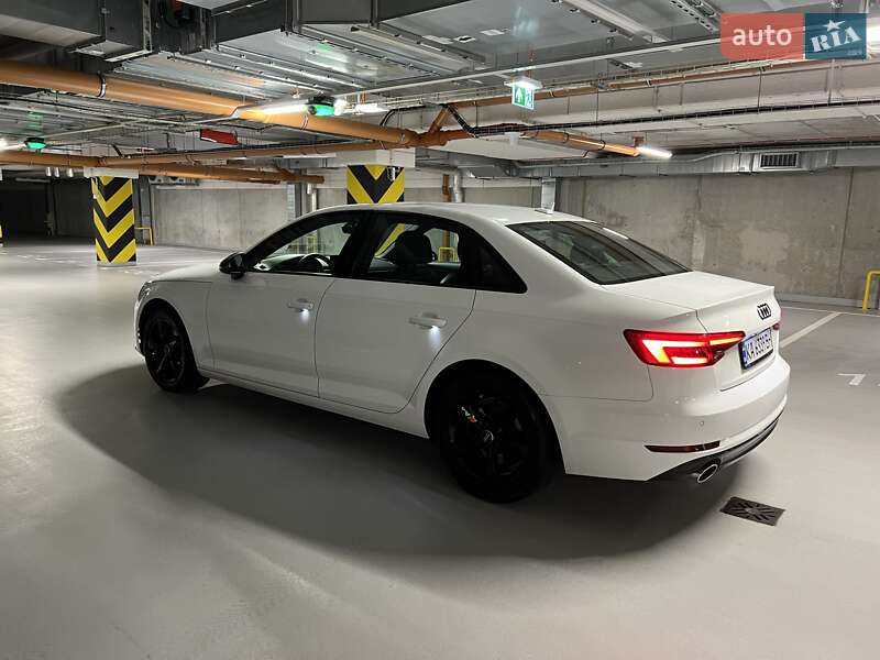 Седан Audi A4 2016 в Киеве