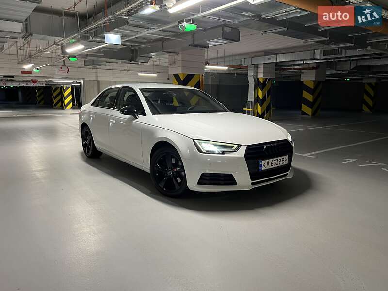 Седан Audi A4 2016 в Киеве