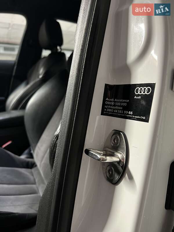 Седан Audi A4 2016 в Киеве