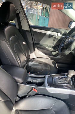 Седан Audi A4 2012 в Днепре