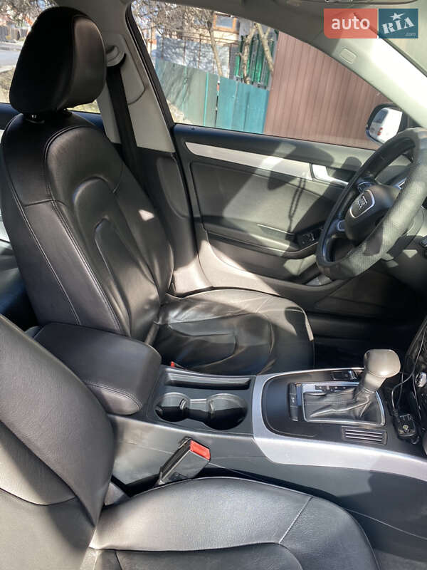 Седан Audi A4 2012 в Днепре