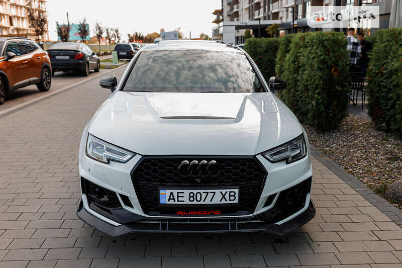 Седан Audi A4 2016 в Ужгороді