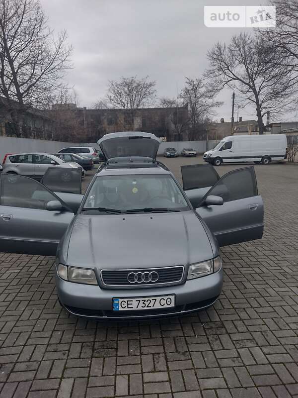 Универсал Audi A4 1996 в Черновцах