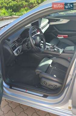 Седан Audi A4 2016 в Львове
