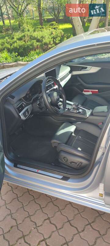 Седан Audi A4 2016 в Львове