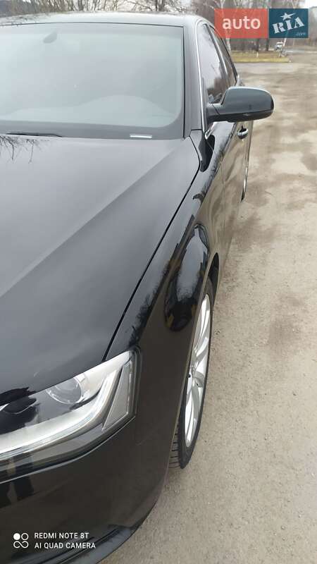 Седан Audi A4 2012 в Днепре