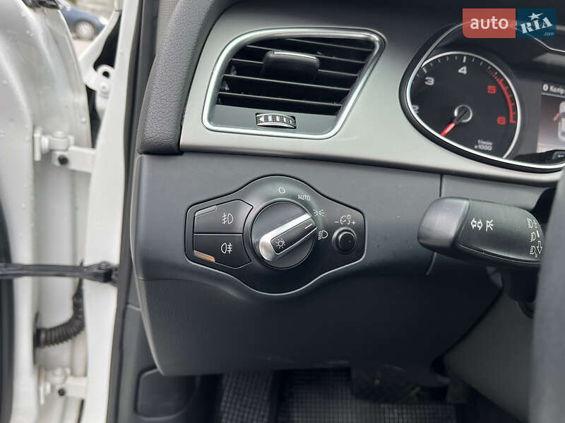 Седан Audi A4 2014 в Киеве