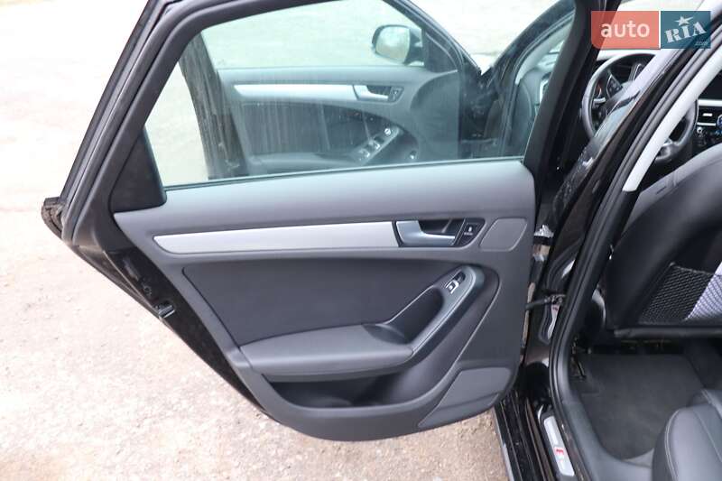 Седан Audi A4 2014 в Николаеве