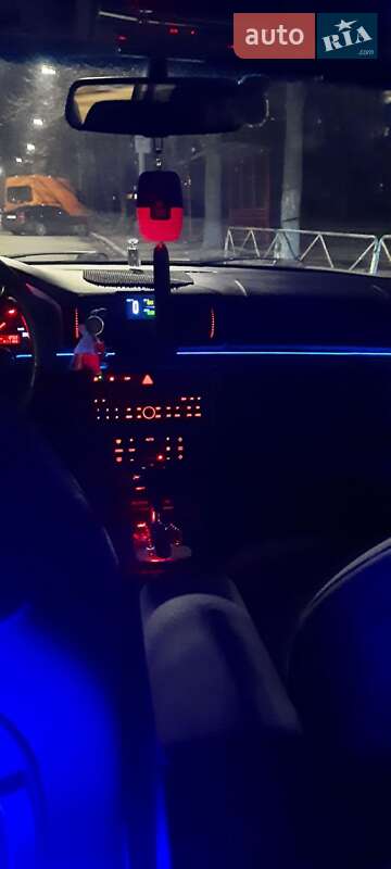 Універсал Audi A4 2001 в Києві
