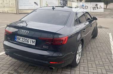 Седан Audi A4 2016 в Ровно