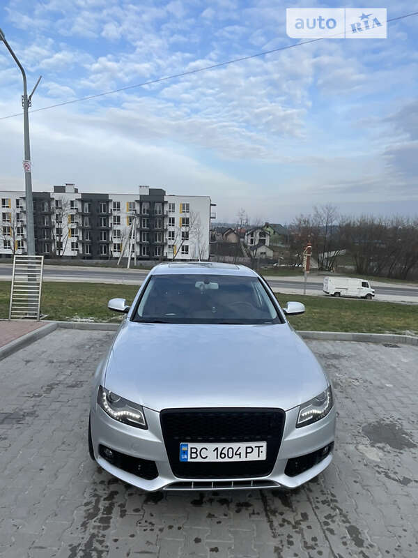 Седан Audi A4 2011 в Львові