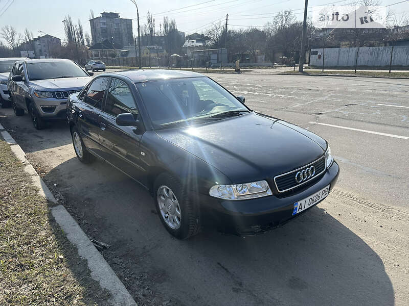 Седан Audi A4 1999 в Киеве