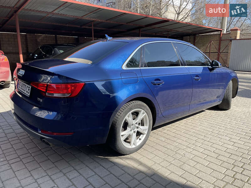 Седан Audi A4 2016 в Николаеве