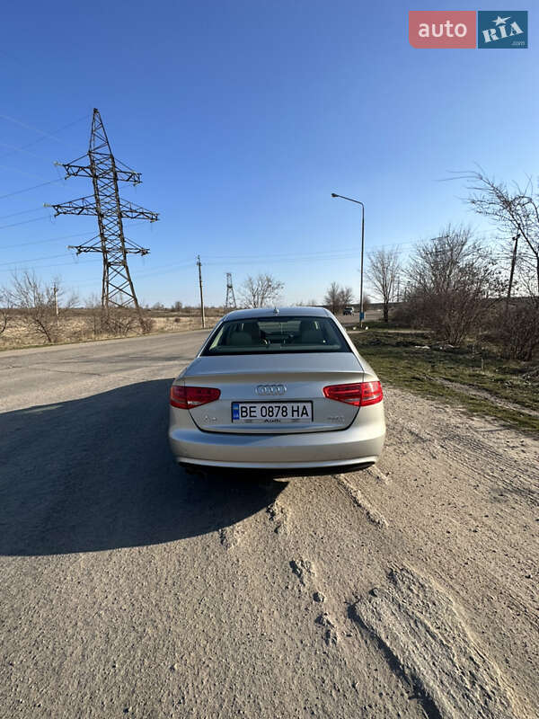 Седан Audi A4 2013 в Южноукраинске