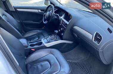 Седан Audi A4 2015 в Ровно