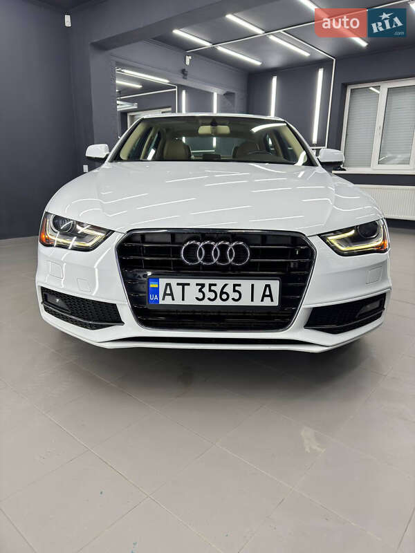 Седан Audi A4 2014 в Ивано-Франковске