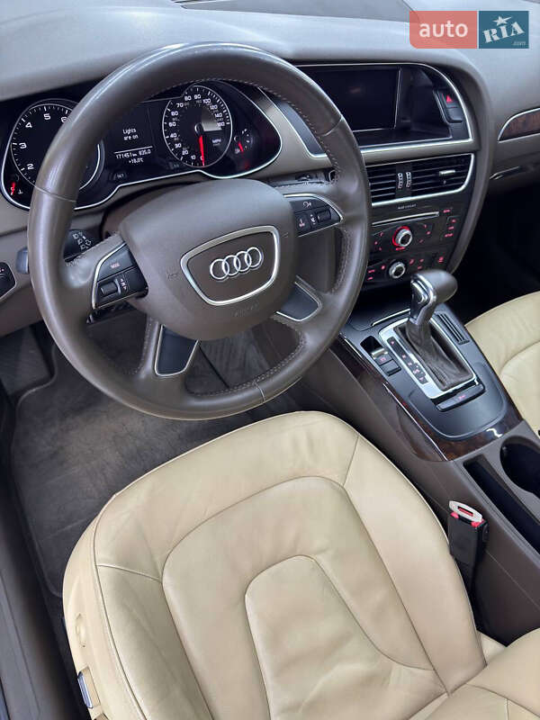 Седан Audi A4 2014 в Ивано-Франковске