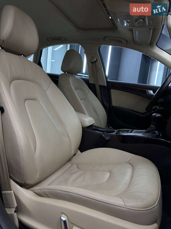 Седан Audi A4 2014 в Ивано-Франковске