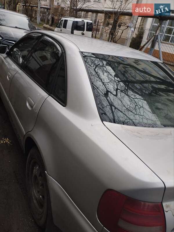 Седан Audi A4 2000 в Одесі