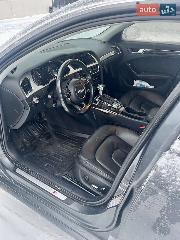 Седан Audi A4 2015 в Львове