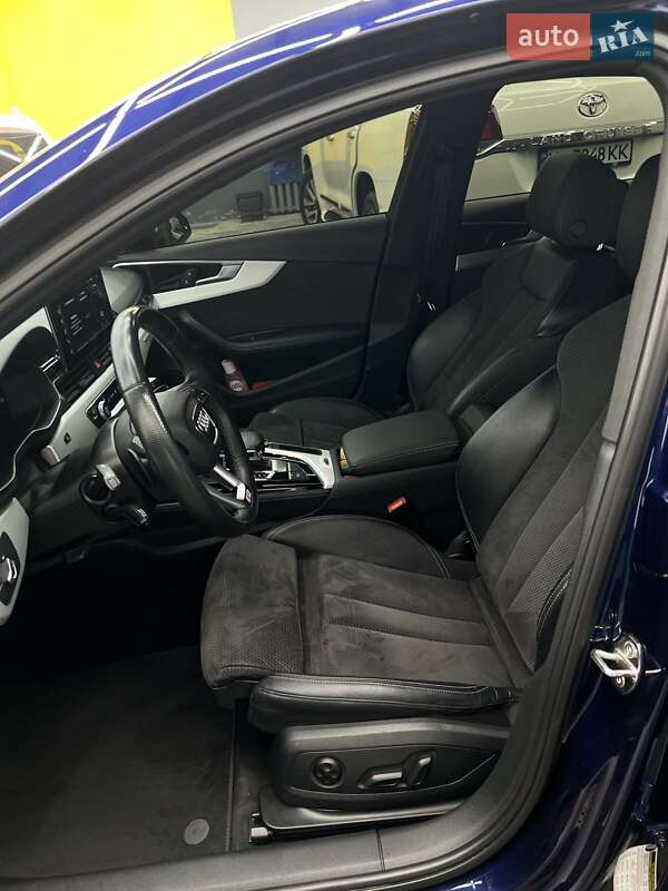 Седан Audi A4 2021 в Ивано-Франковске